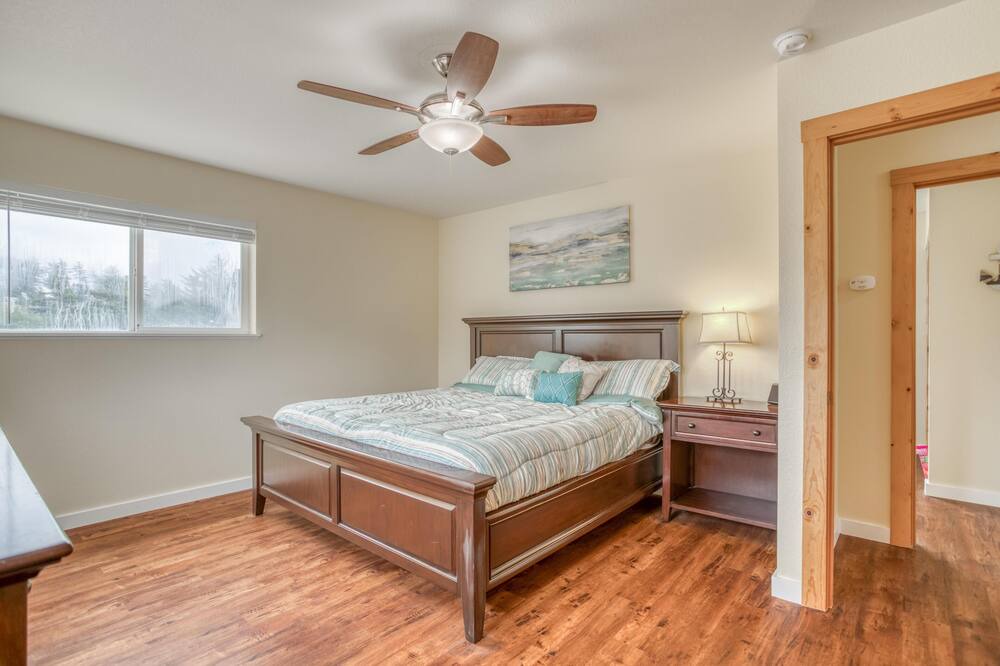 Photo of Bedroom in Kiwanda Shores