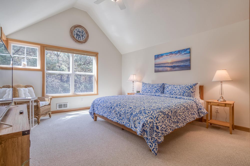 Photo of Bedroom in Shorepine Village