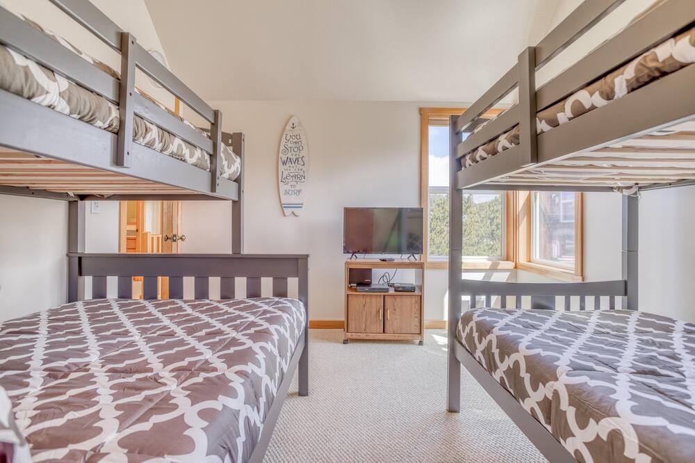 Photo of Bedroom in Shorepine Village