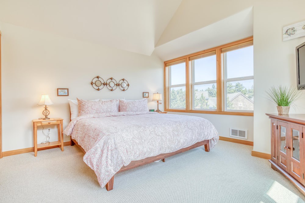Photo of Bedroom in Shorepine Village