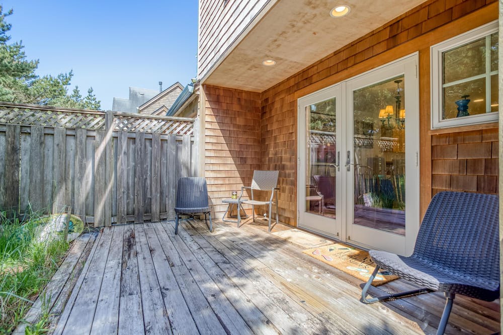 Photo of Patio Balcony in Shorepine Village