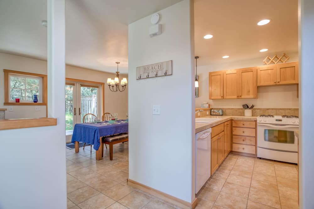 Photo of Kitchen in Shorepine Village