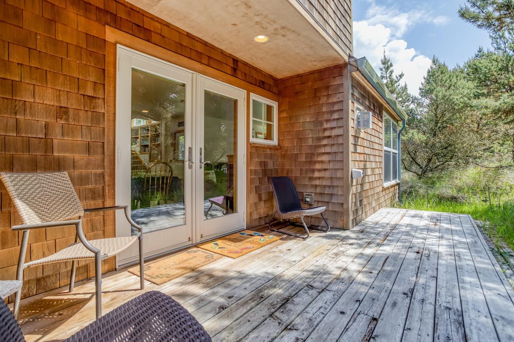 Photo of Patio Balcony in Shorepine Village