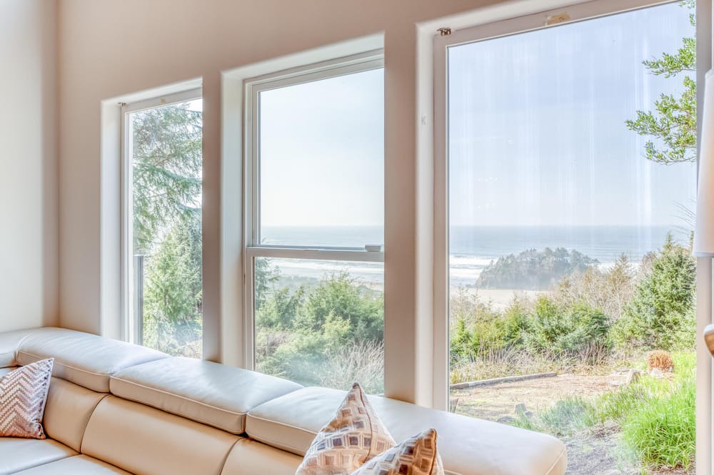 Photo of Bedroom in Neskowin
