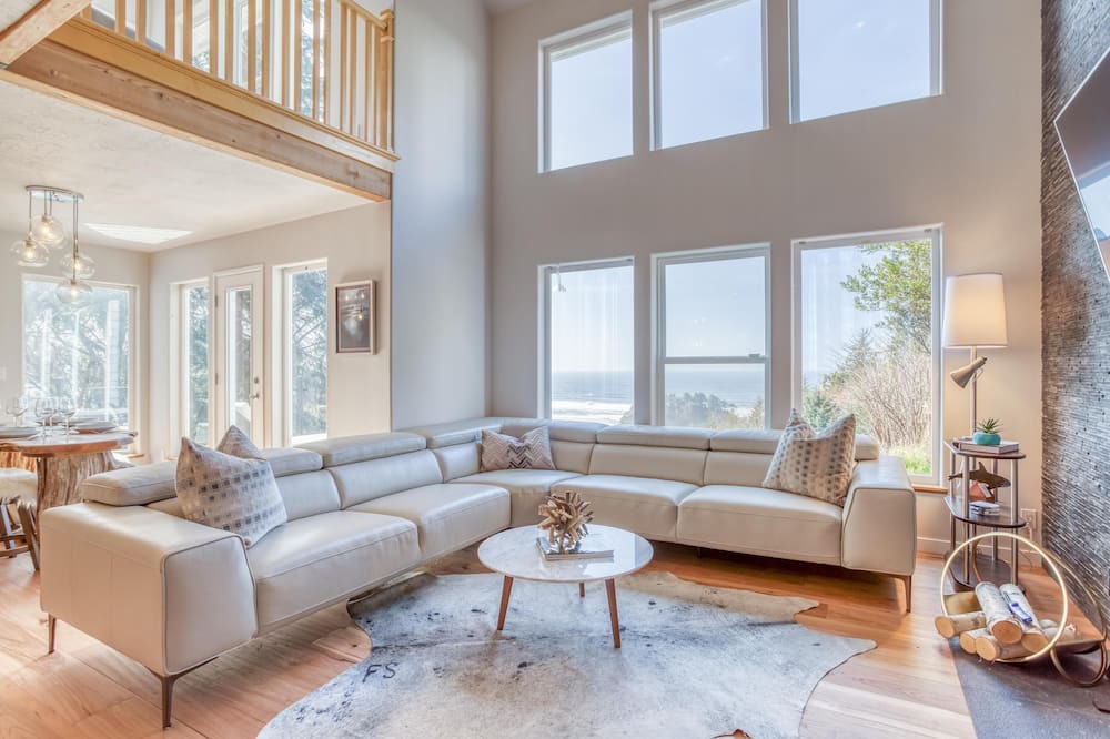 Photo of Livingroom in Neskowin