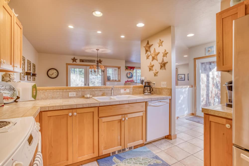 Photo of Kitchen in Shorepine Village
