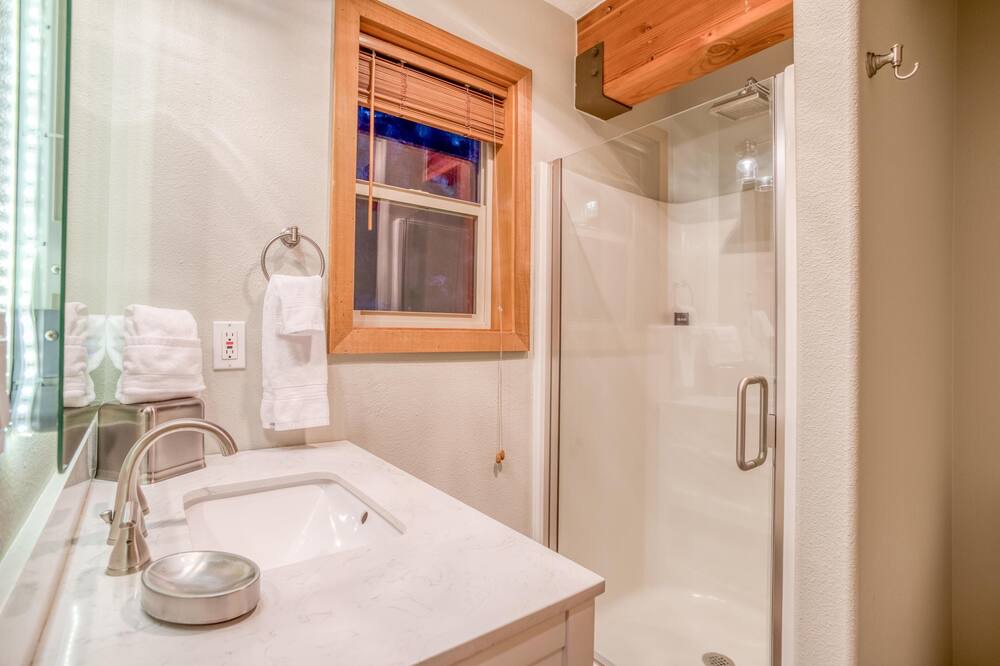 Photo of Bathroom in Westbrook Meadows
