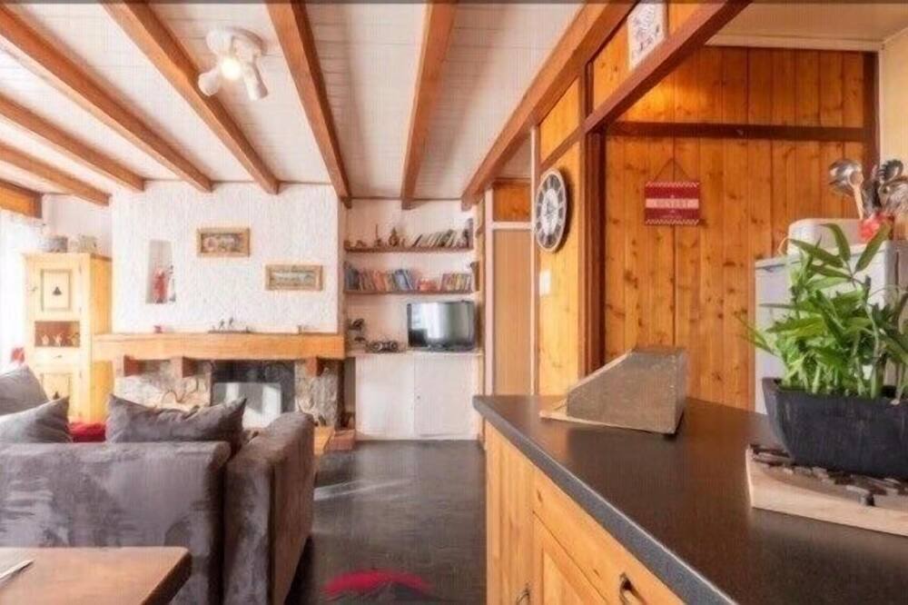 Photo of Livingroom in Cadeilhan-Trachere