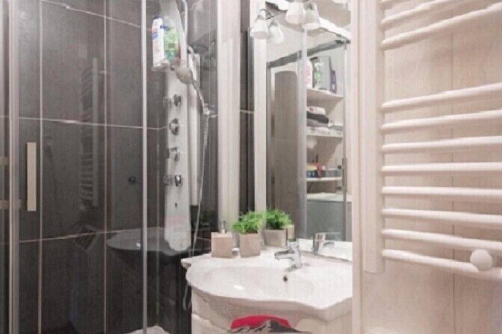 Photo of Bathroom in Cadeilhan-Trachere