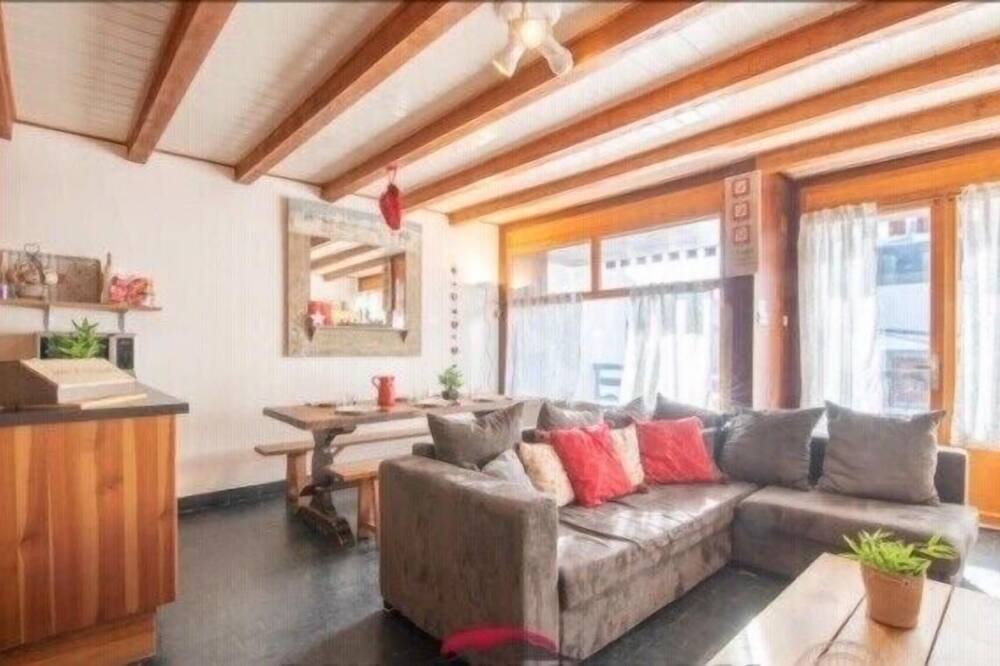 Photo of Livingroom in Cadeilhan-Trachere
