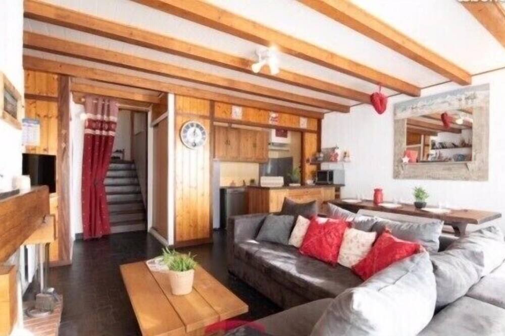 Photo of Livingroom in Cadeilhan-Trachere