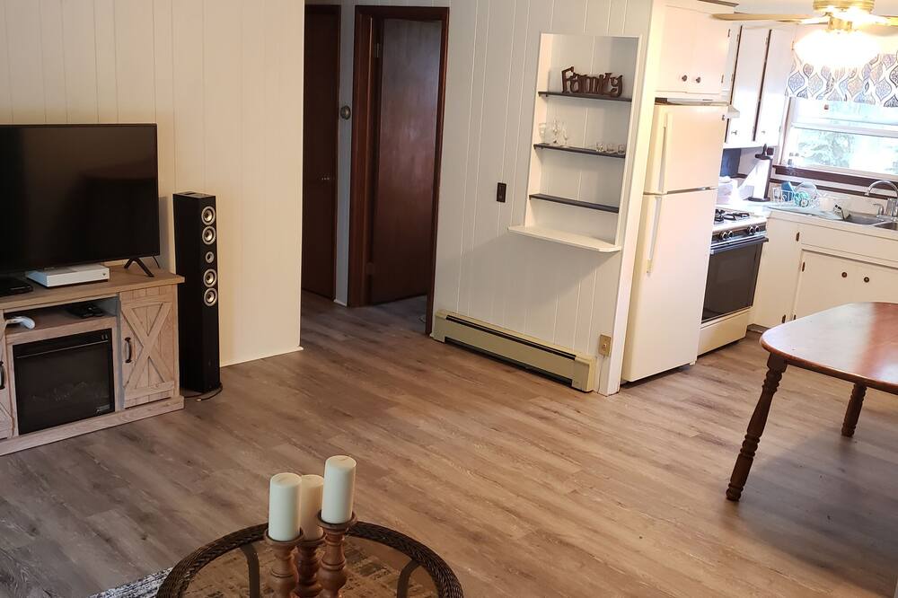 Photo of Livingroom in Port Austin