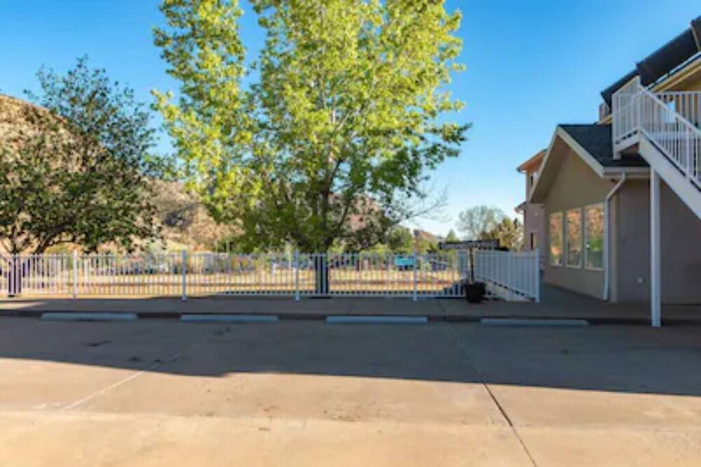 Photo of Others in Hildale