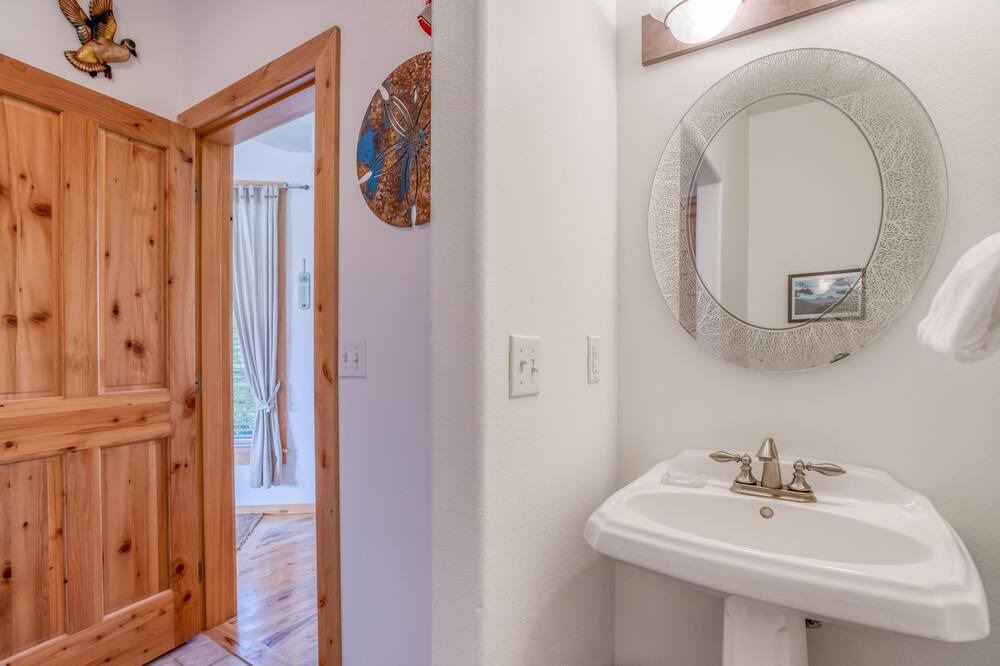 Photo of Bathroom in Rockaway Beach