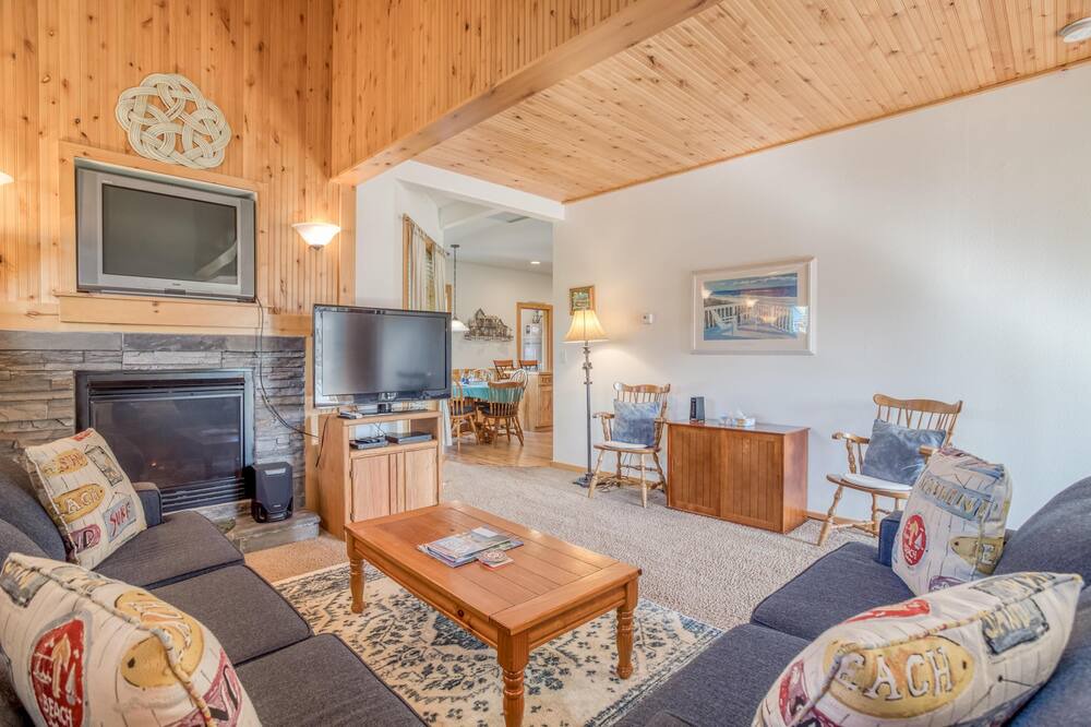 Photo of Livingroom in Rockaway Beach