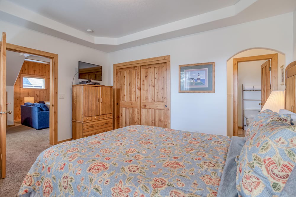 Photo of Bedroom in Rockaway Beach