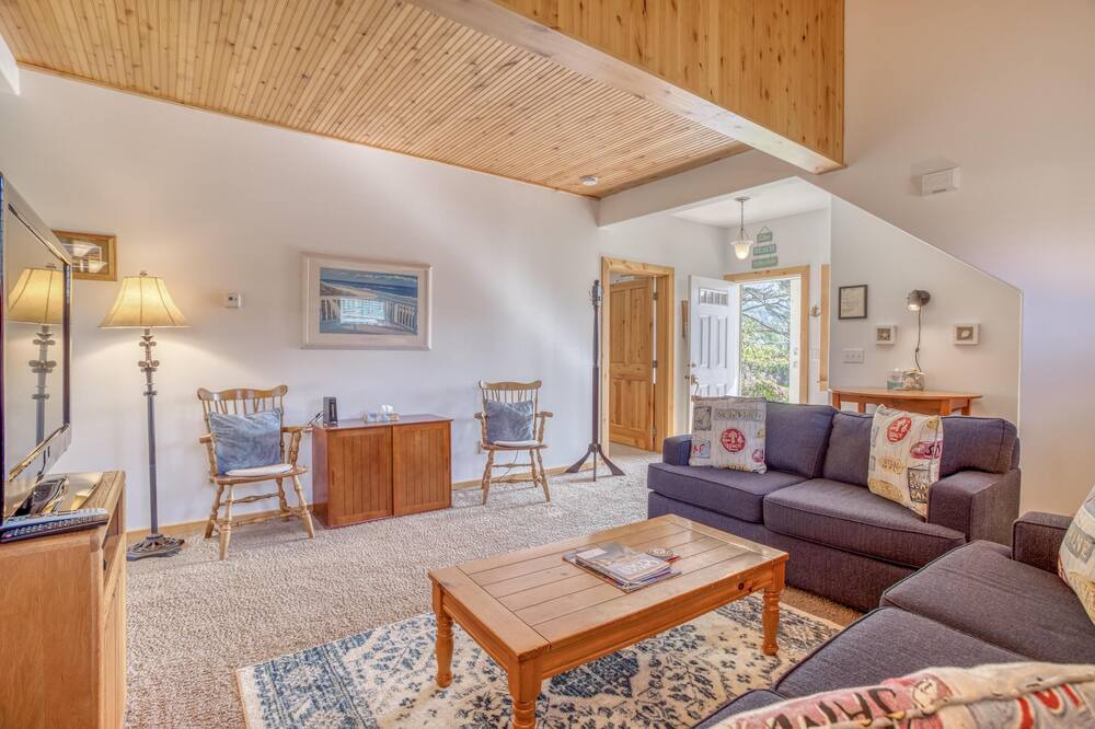 Photo of Livingroom in Rockaway Beach