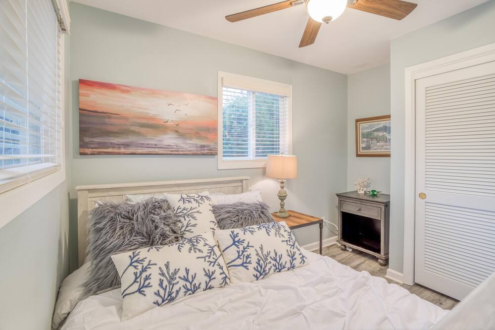 Photo of Bedroom in Seal Rock