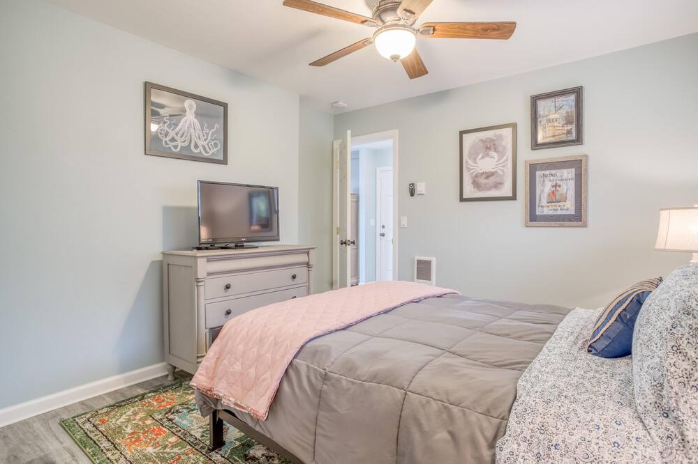 Photo of Bedroom in Seal Rock