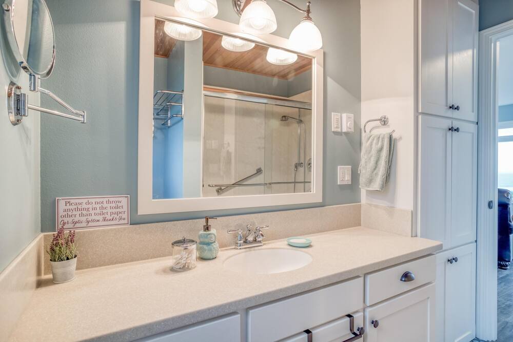 Photo of Bathroom in Seal Rock