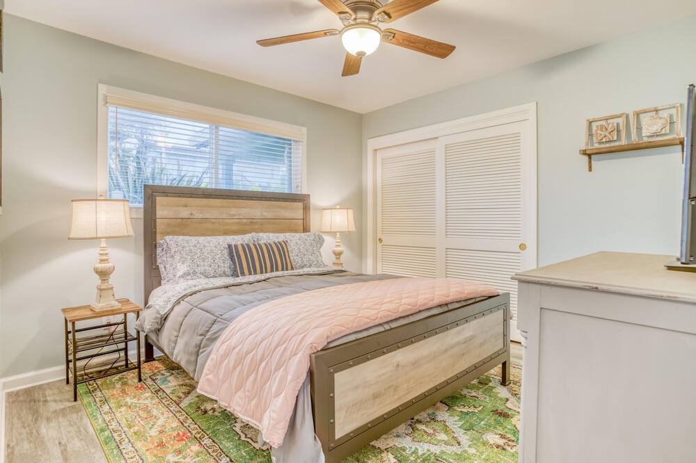 Photo of Bedroom in Seal Rock