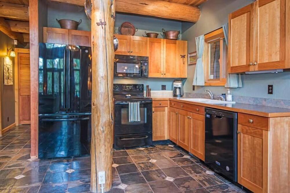 Photo of Kitchen in Three Rivers
