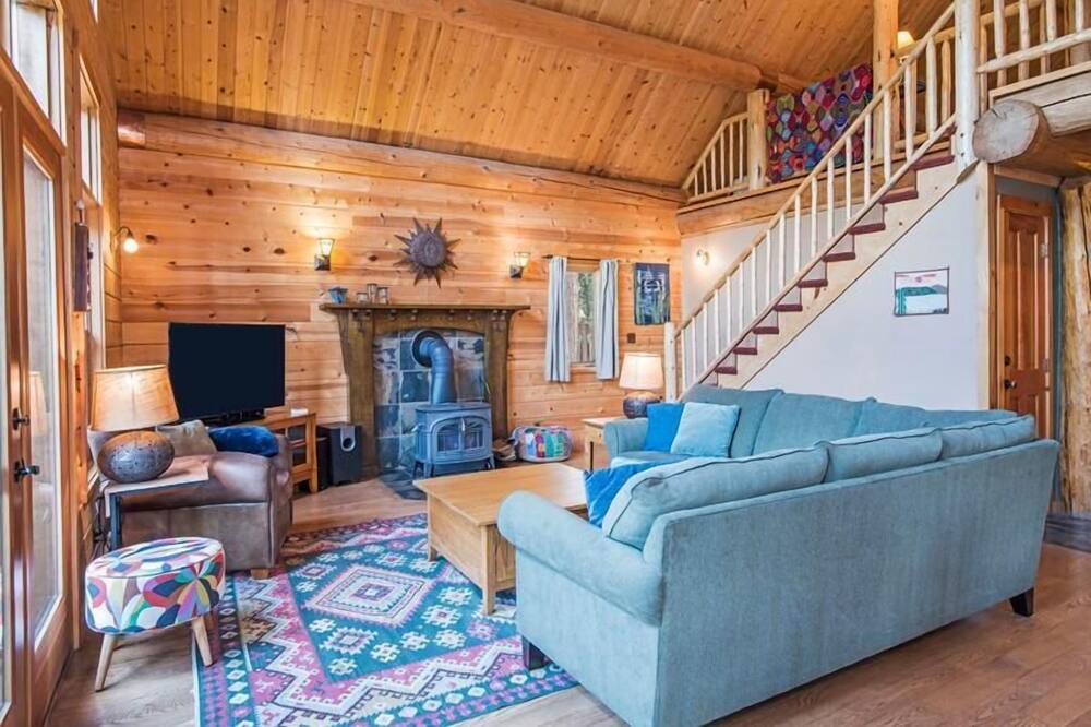 Photo of Livingroom in Three Rivers