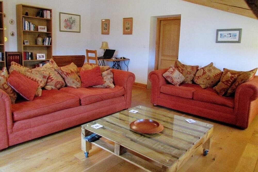 Photo of Livingroom in Armillac