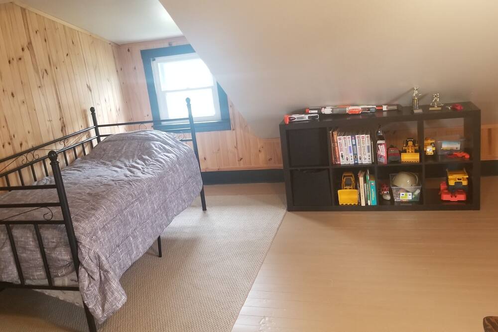Photo of Bedroom in Cardinal