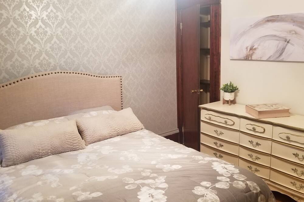 Photo of Bedroom in Cardinal