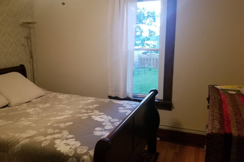 Photo of Bedroom in Cardinal
