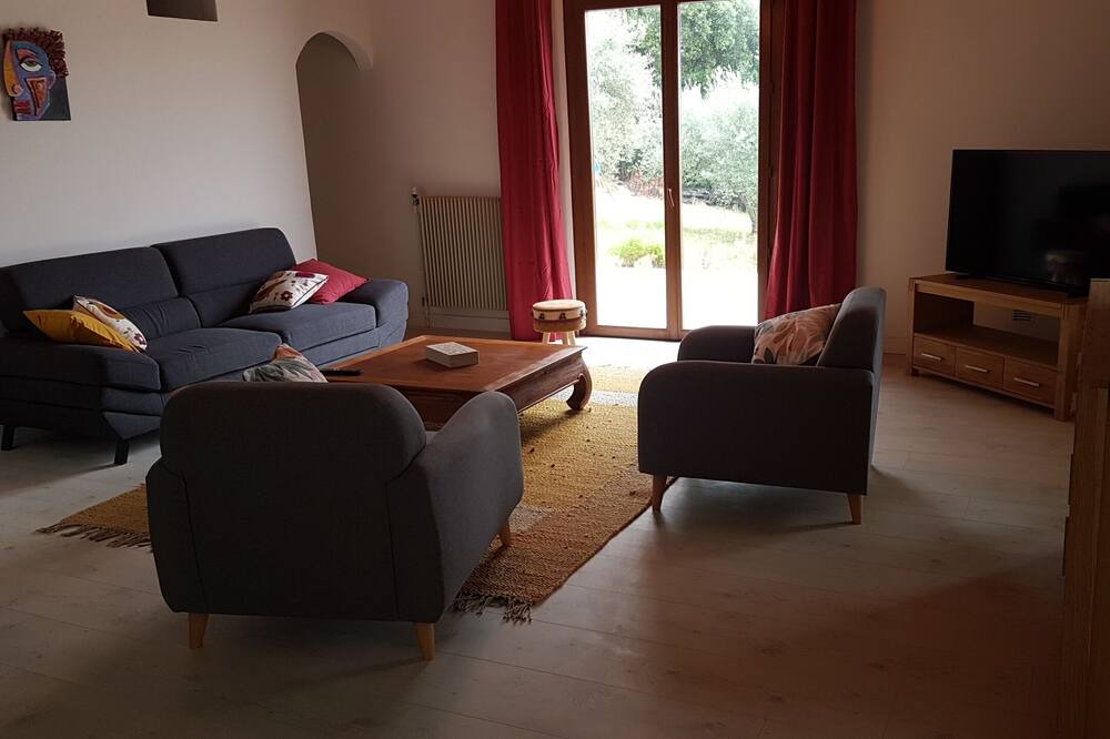 Photo of Livingroom in Saint-Jean-de-Fos