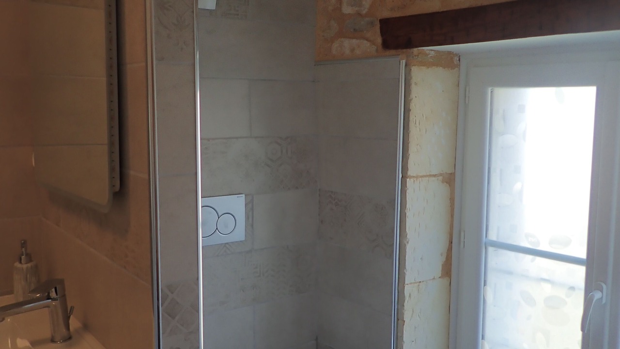 Photo of Bathroom in Mirambeau