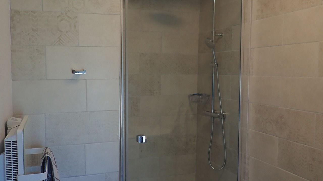 Photo of Bathroom in Mirambeau