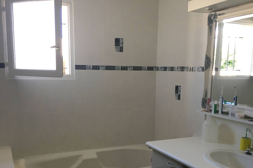 Photo of Bathroom in Taluyers