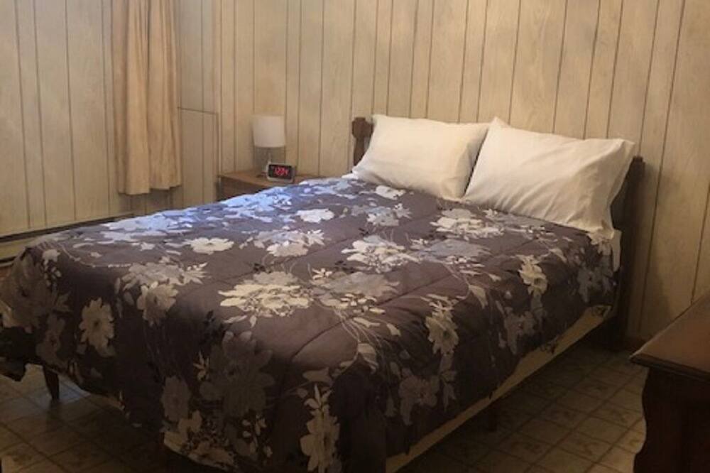 Photo of Bedroom in Wymbolwood Beach