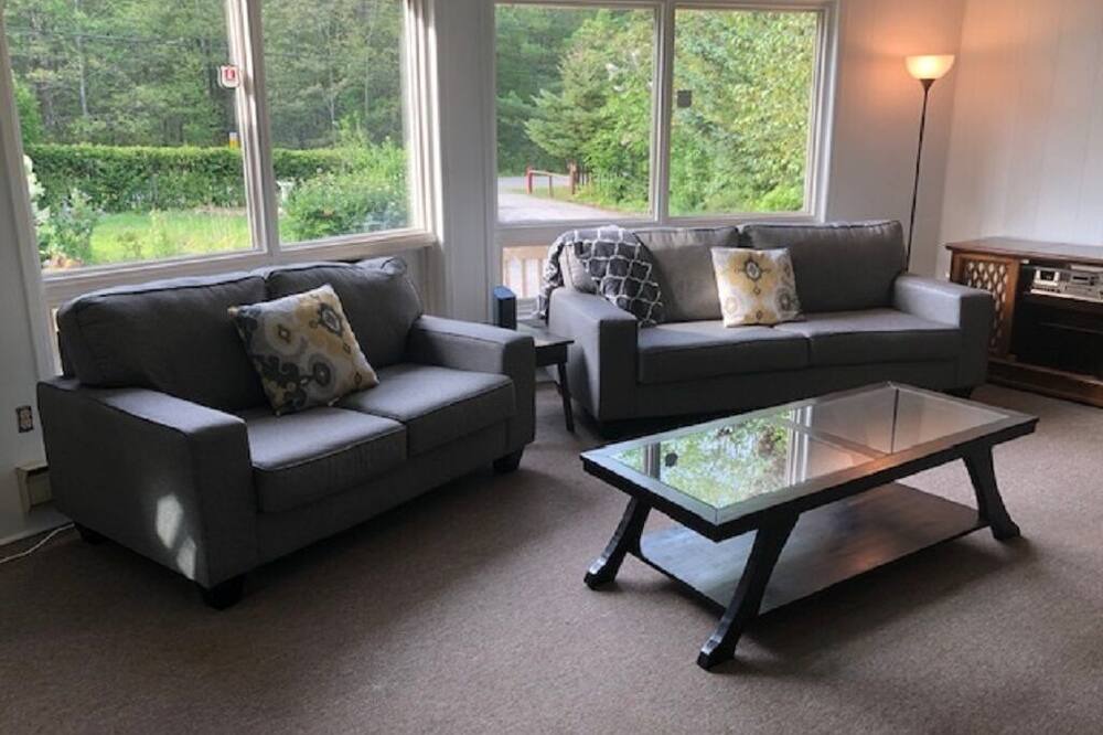 Photo of Livingroom in Wymbolwood Beach