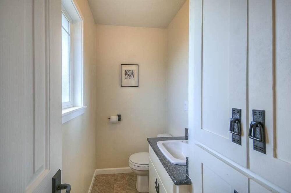 Photo of Bathroom in Bayshore