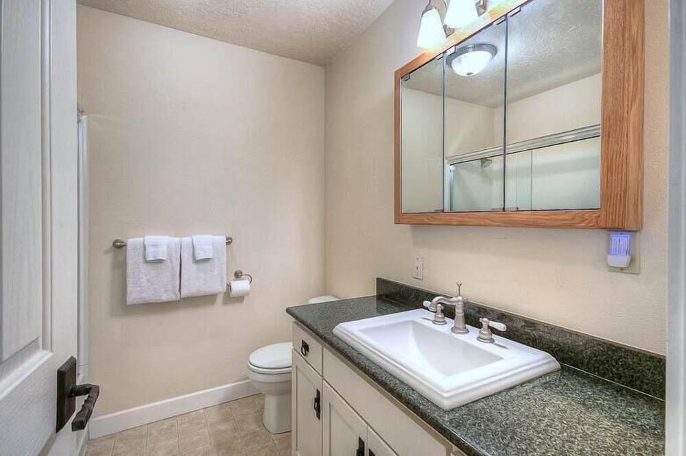 Photo of Bathroom in Bayshore