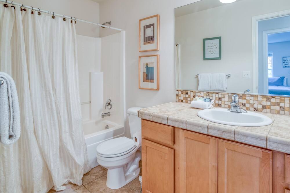Photo of Bathroom in Westbrook Meadows