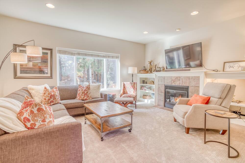 Photo of Livingroom in Westbrook Meadows