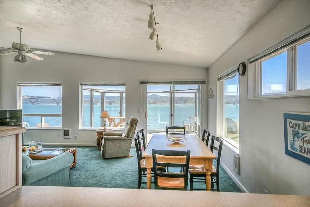 Photo of Bedroom in Bayshore