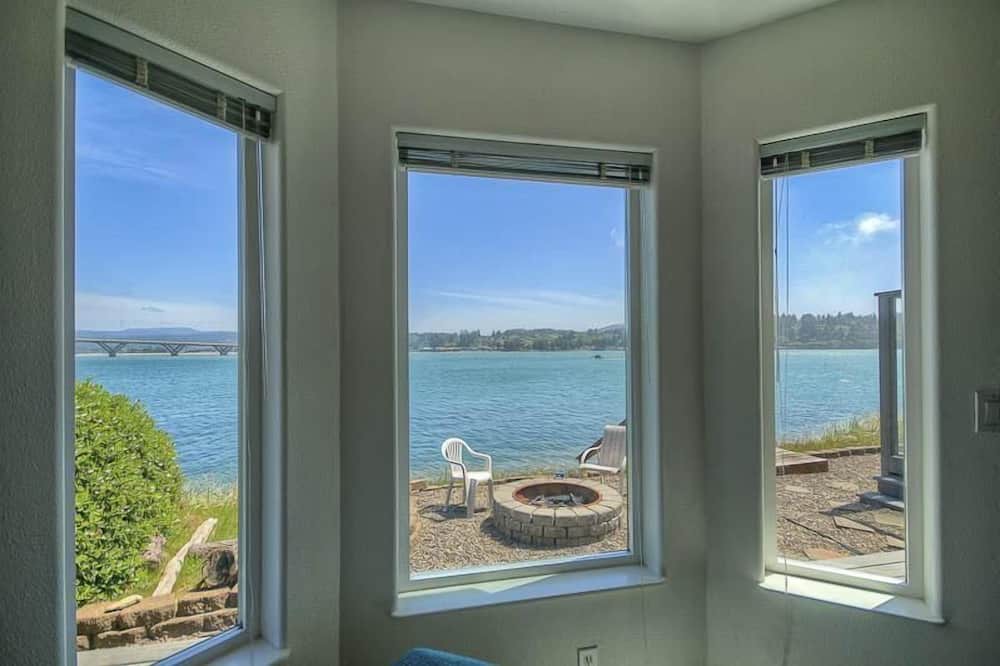 Photo of Bedroom in Bayshore