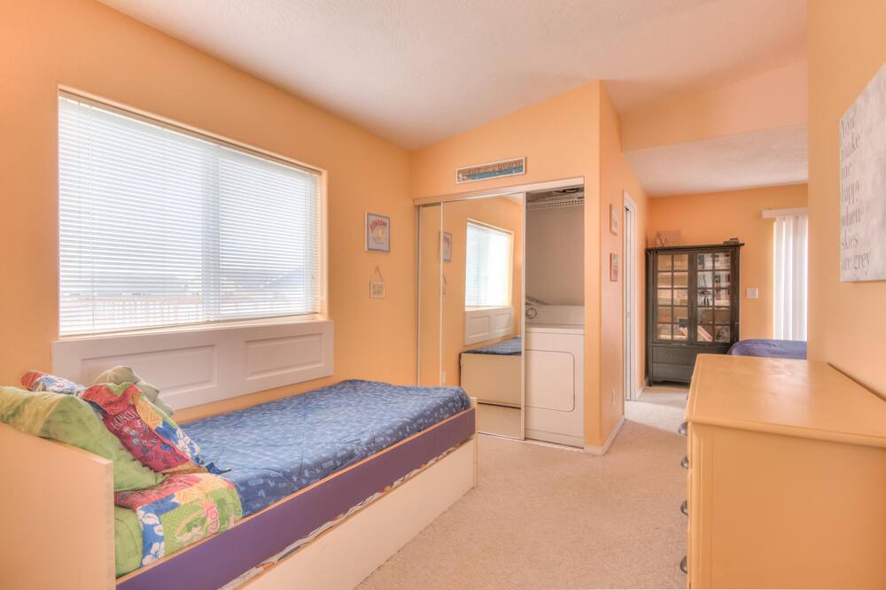 Photo of Bedroom in Bayshore