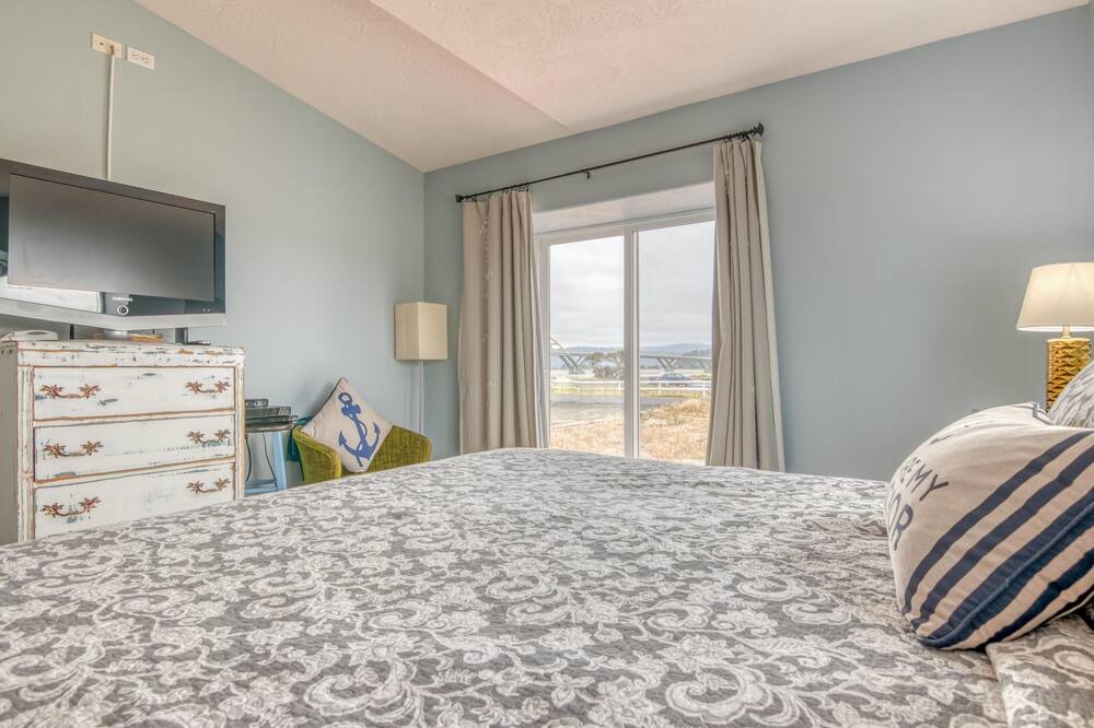 Photo of Bedroom in Bayshore