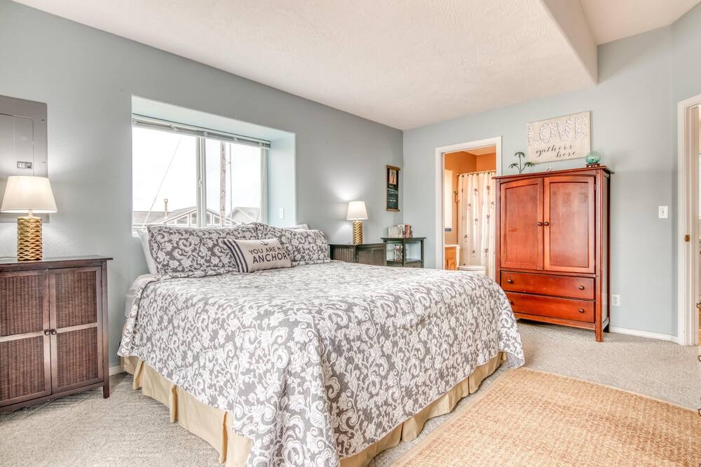 Photo of Bedroom in Bayshore