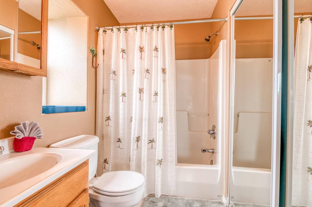 Photo of Bathroom in Bayshore