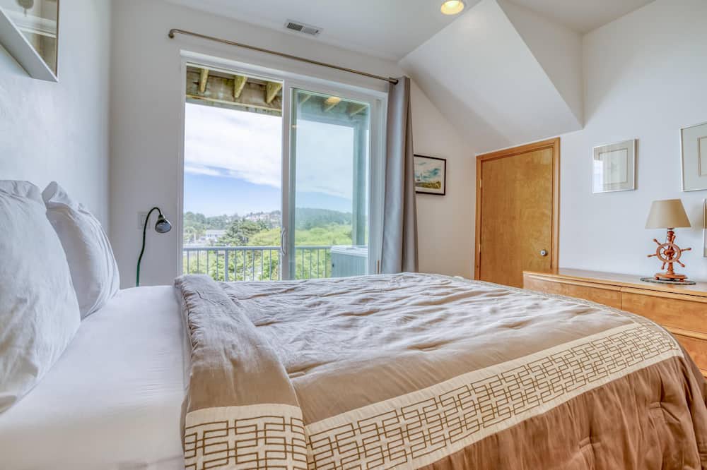 Photo of Bedroom in Lincoln City