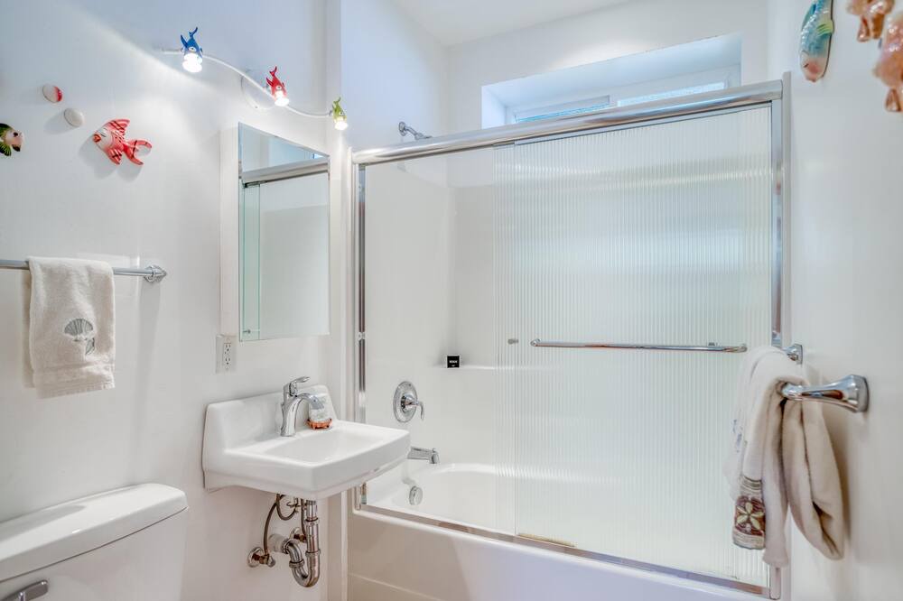 Photo of Bathroom in Lincoln City