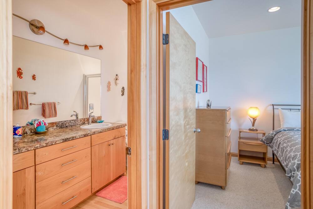 Photo of Bathroom in Lincoln City